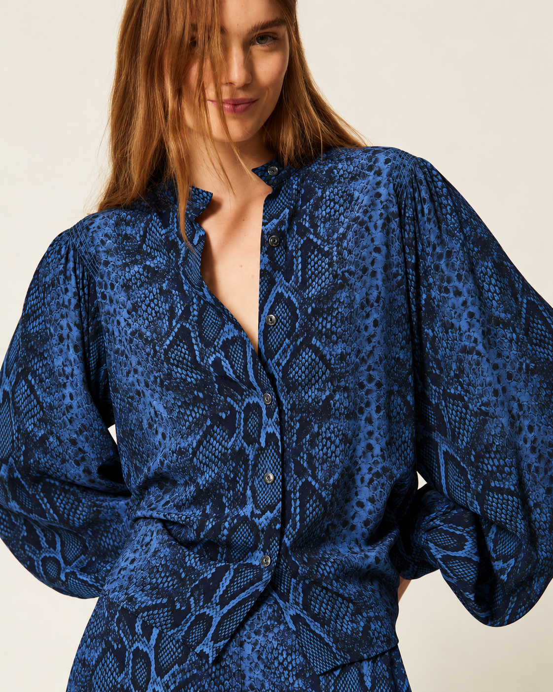 ΠΟΥΚΑΜΙΣΟ CREPE DE CHINE ΜΕ ΤΥΠΩΜΑ PYTHON (BLUE) TWINSET