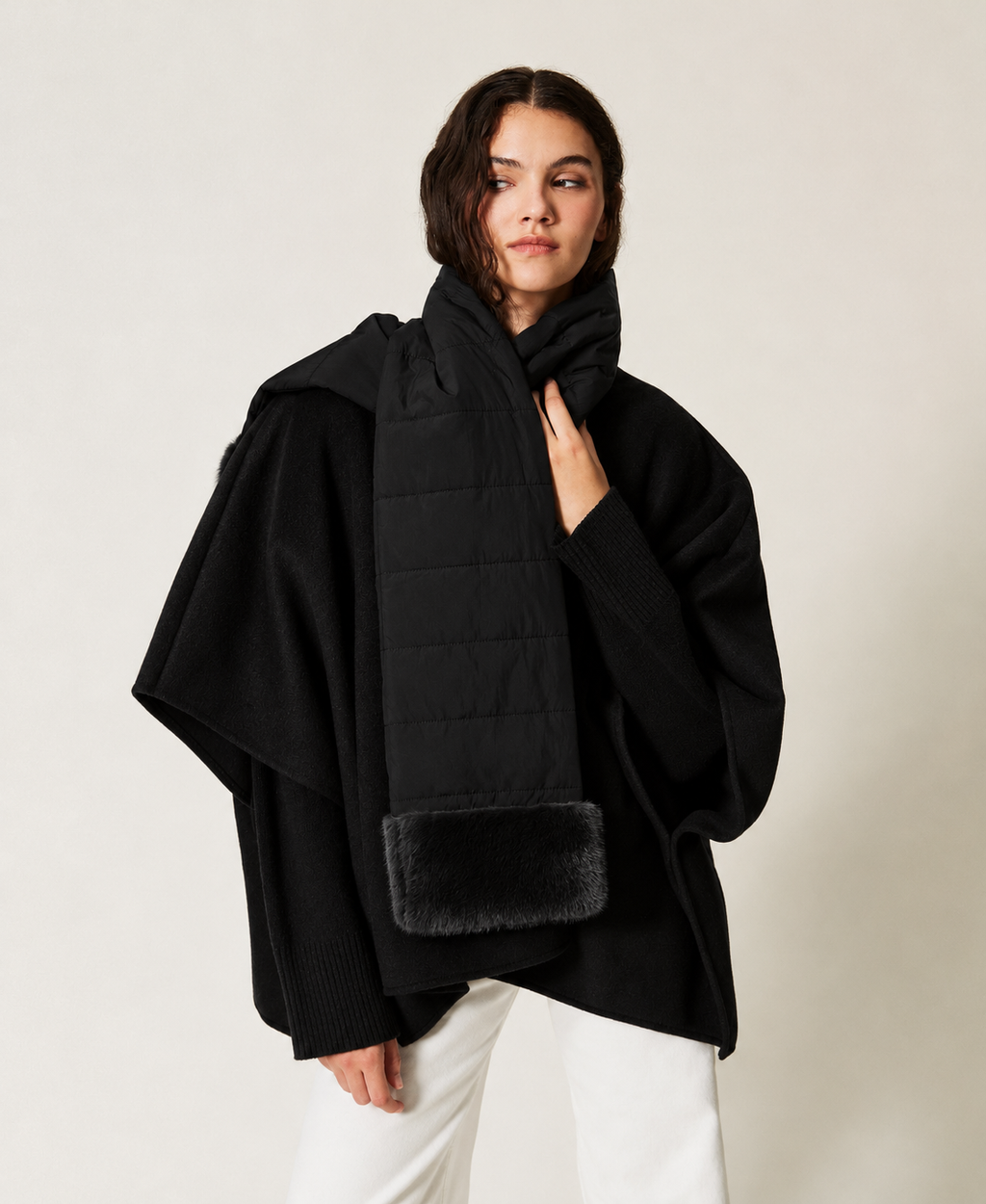 ΠΟΝΤΣΟ ΜΕ ΚΑΣΚΟΛ (BLACK) TWINSET