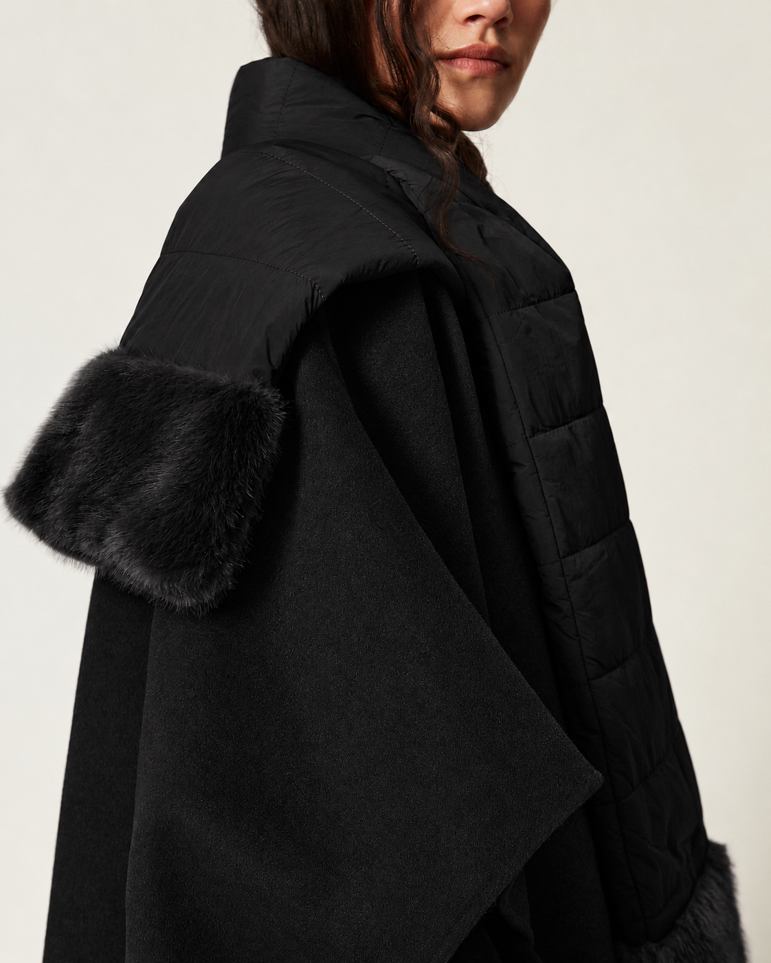 ΠΟΝΤΣΟ ΜΕ ΚΑΣΚΟΛ (BLACK) TWINSET