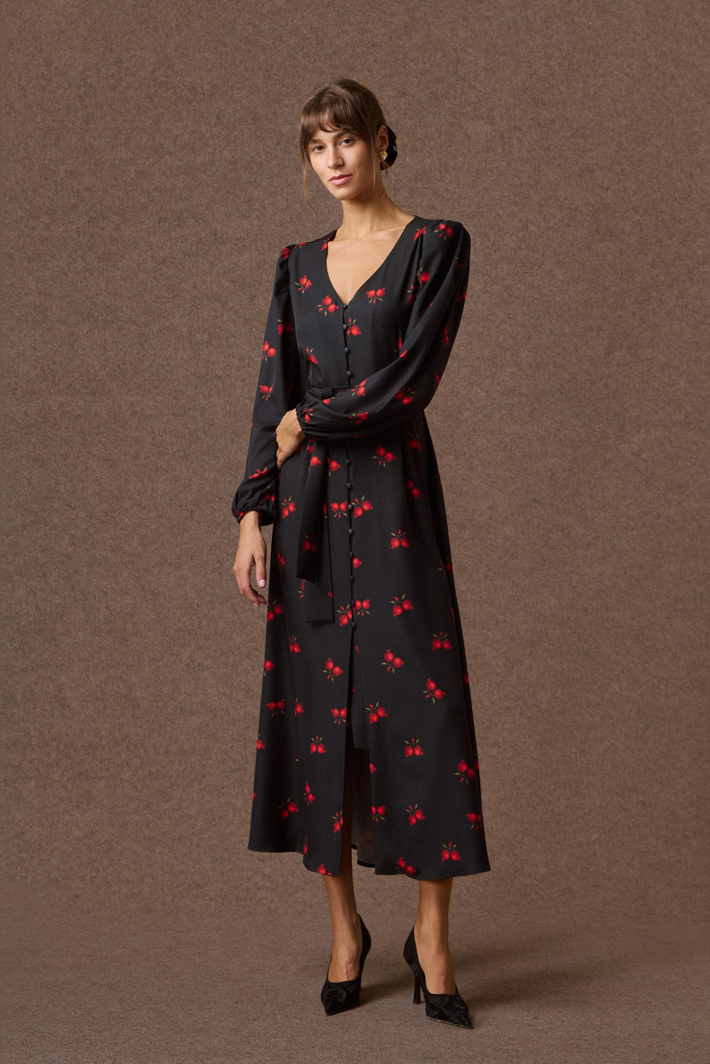 'KLELIA' ΣΕΜΙΖΙΕ ΦΟΡΕΜΑ ΜΕ ΤΥΠΩΜΑ ΡΟΔΙΑ (BLACK) MAMOUSH