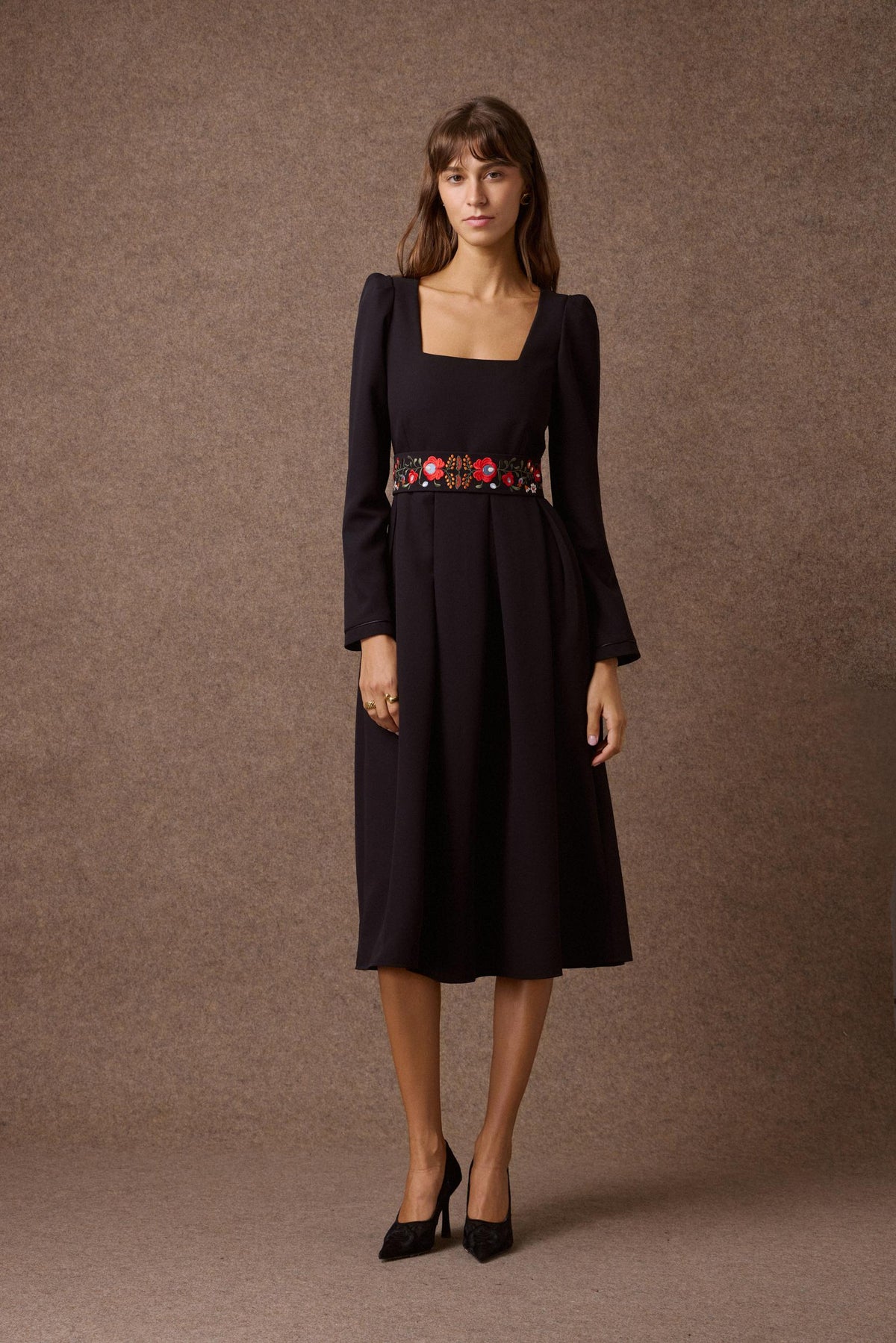 'NEFELI' ΜΙΝΤΙ ΦΟΡΕΜΑ ΜΕ ΚΕΝΤΗΜΕΝΗ ΖΩΝΗ (BLACK) MAMOUSH