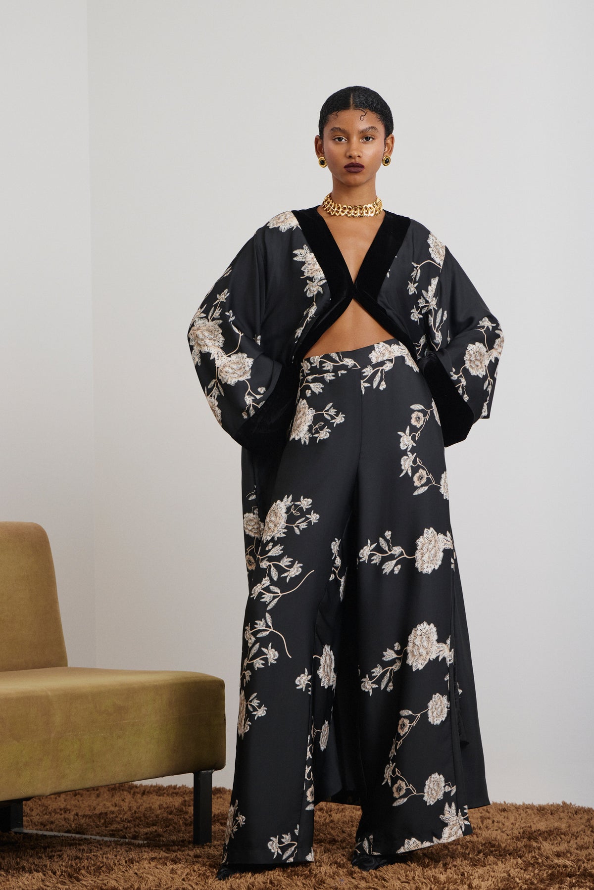 ‘SOFIA’ ΕΜΠΡΙΜΕ ΠΑΝΤΕΛΟΝΑ (BLACK/FLORAL) MAMOUSH