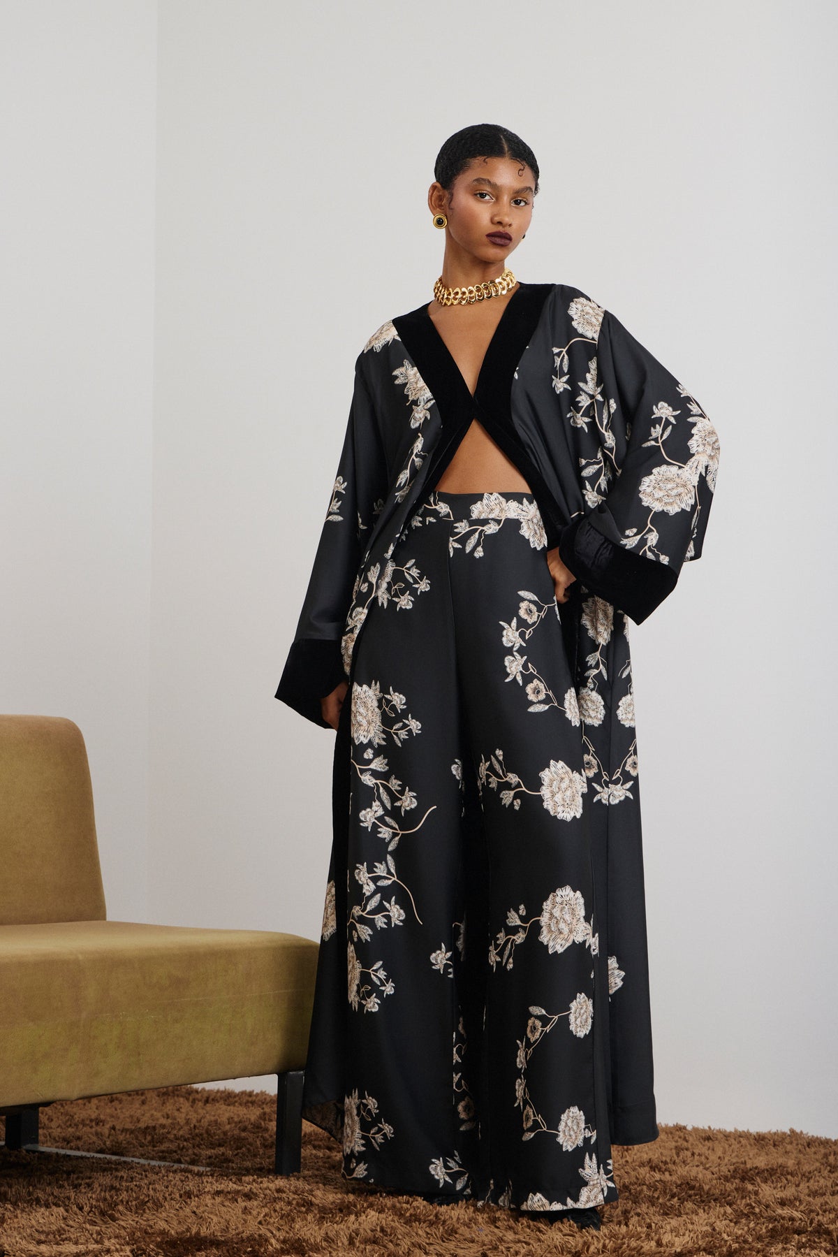 ‘SOFIA’ ΕΜΠΡΙΜΕ ΠΑΝΤΕΛΟΝΑ (BLACK/FLORAL) MAMOUSH